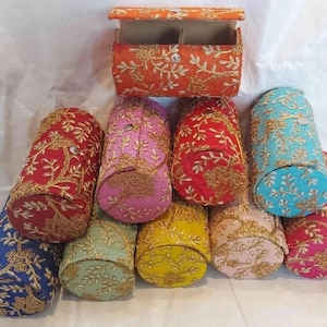 Caja para pulseras de seda bordada, 2 tamaños