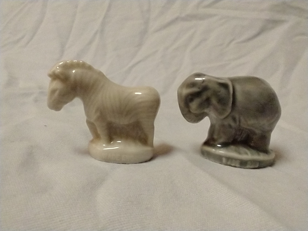 Pair of Vintage Wade England Animal Figurines..one White Etsy