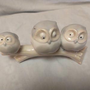 Vintage comical owl trio atop branch figurine..Funny cartoonish owls with expressive faces...Adorable owl figurine..Vintage bird figure