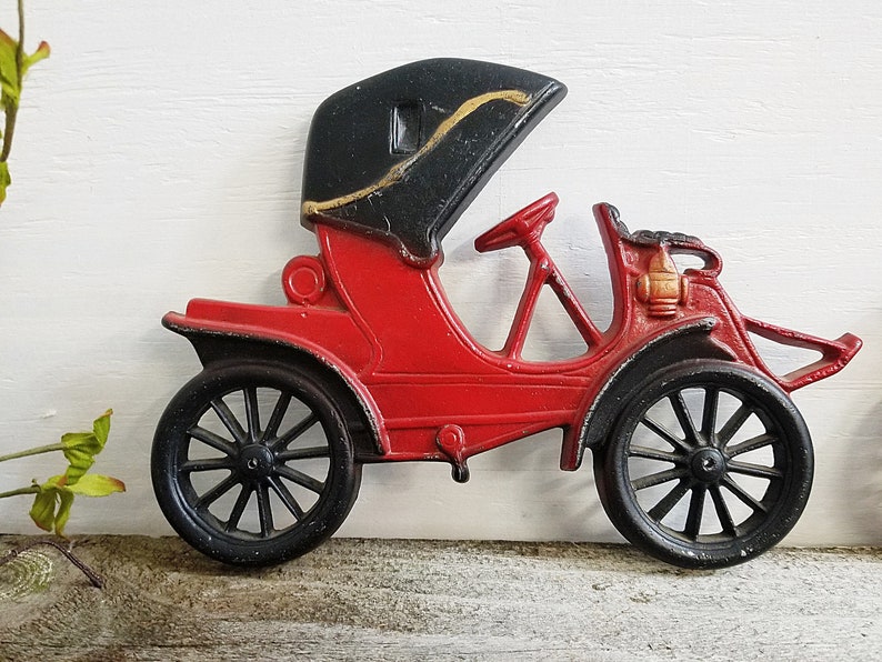 Vintage Metal Car Wall Hangings Set of Two Red and Green Etsy