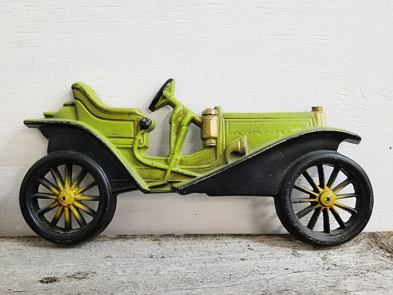 Vintage Metal Car Wall Hangings Set of Two Red and Green Etsy