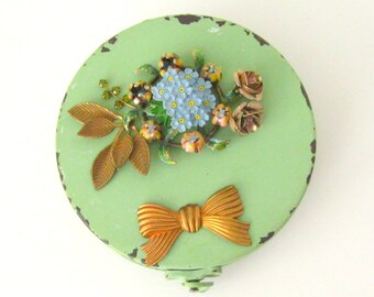 Trinket box Shabby Chic metal jewelry Vintage jewels embellishment misc trinket box gift boxes  Vintage distressed green mint green handmade