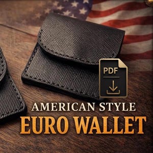 Puede incluir: Dos carteras negras con solapas curvas sobre una superficie de madera. Las carteras están cosidas con hilo en contraste. La imagen incluye el texto "AMERICAN STYLE EURO WALLET" y un icono PDF.