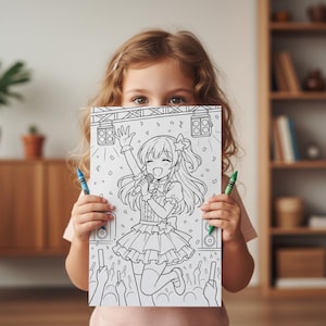 Może przedstawiać: Czarno-biała strona do kolorowania przedstawiająca piosenkarkę w stylu anime na scenie, trzymaną przez dziecko. Piosenkarka trzyma mikrofon i macha do tłumu. Dziecko trzyma niebieskie i zielone kredki.