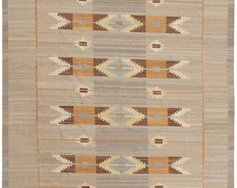 Handwoven Neutral Kilim Rug with Southwestern Geometric Pattern, Wool Flatweave Tribal Area Rug for Living Room Bedroom