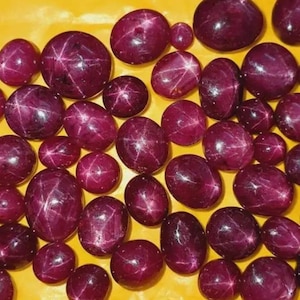 Star Ruby Cabochon Gemstone for Jewelry Making (20 cts)