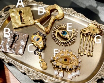 Broche oeil surréaliste, épingle en trou de serrure de style Schiaparelli, bijoux pour les yeux pour amoureux, avant-gardiste dadaïsme, cadeau