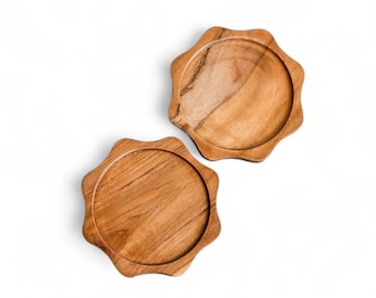 Dessous de verre en bois de teck – 3,9 po. en forme de fleur de soleil | Lot de 2, 4 ou 6 | Vaisselle en bois naturel | Tapis à café et à thé faits main