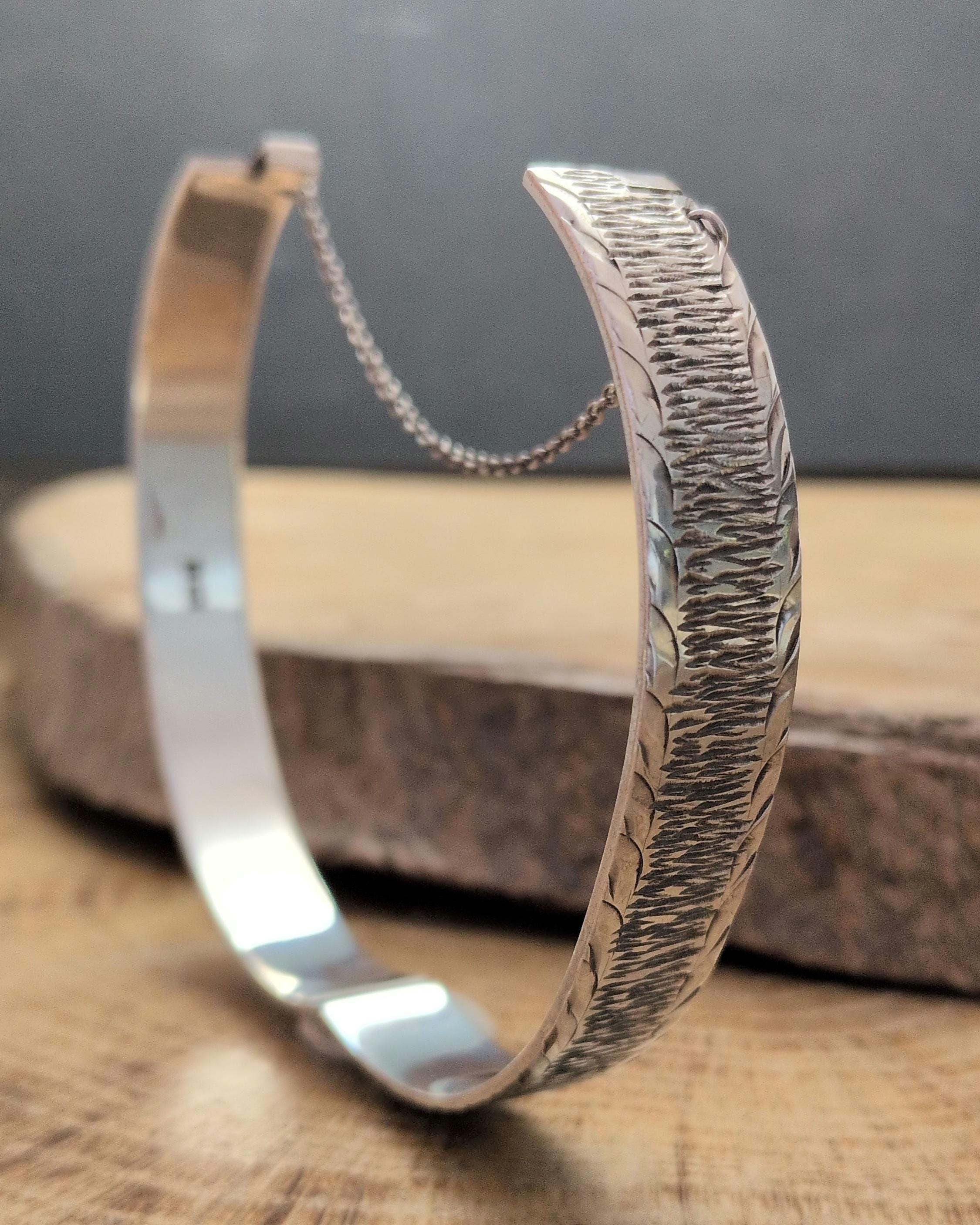 70‘s vintage bruitalist silver bangle Vintage Brutalist Silver Bangles - Etsy UK
