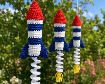 Crochet Rocket Wind Spinner Pattern, Patriotic 4th of July Porch Decor (PDF Download)