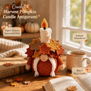 Puede incluir: Una figura amigurumi de ganchillo con forma de calabaza y vela, con una vela blanca de llama amarilla y naranja, rodeada de hojas marrones, naranjas y amarillas. La figura tiene una base naranja, barba blanca trenzada y el texto Crochet Harvest Pumpkin Candle Amigurumi, Digital Pattern Download Only, Instant Download y Buy 1 Have 4 gifts.