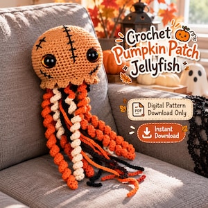 Puede incluir: Una medusa de ganchillo con una cabeza redonda naranja que presenta detalles cosidos en negro y grandes ojos oscuros. Tiene largos tentáculos en espiral de colores naranja, blanco y negro. El texto dice: Crochet Pumpkin Patch Jellyfish, Digital Pattern Download Only, Instant Download.