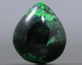 V4771 Maw Sit Sit Jade Beautiful Green and Black Rare Gemstone