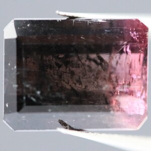 6,3 ct tvåfärgad rosa rubellit turmalin fasetterad ädelsten smaragdslipad 11,7 mm natursten
