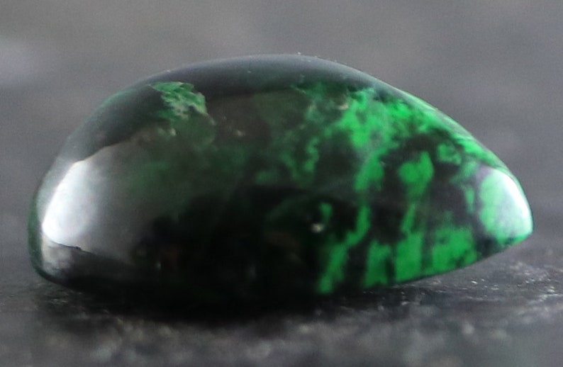 V4771 Maw Sit Sit Jade Beautiful Green and Black Rare Gemstone