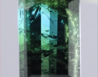 Piedra preciosa de turmalina bicolor: corte esmeralda, verde azulado, 6,8 quilates
