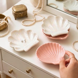 Coastal Shell Trinket Dish, Ceramic Jewelry Tray, Beach Inspired Catchall,Seashell Ring Dish Organizer,Coastal Home Decor Gift, Gift for her