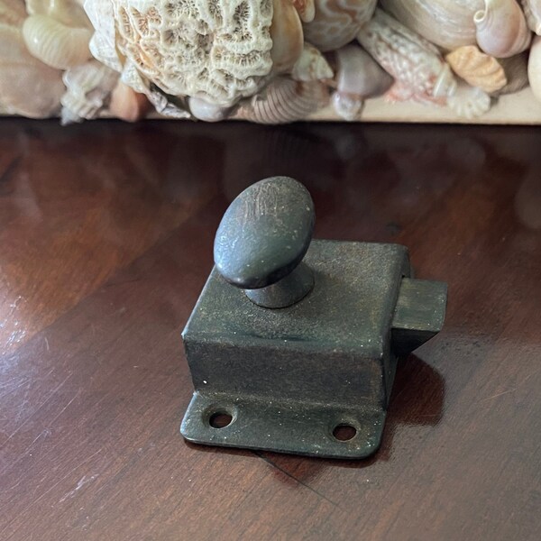 Cast Iron Metal Hardware Old Vintage Antique Natural Patina Cabinet Latch Cabinet Catch Working Twister Oval Knob