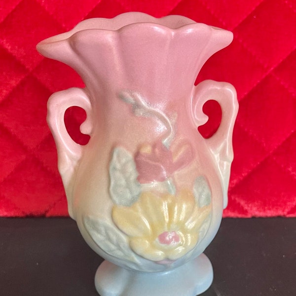 HULL POTTERY Vase Magnolia Pattern Classic Ewer Vintage Decorative Vase Beautiful