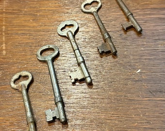 Vintage Skeleton Keys