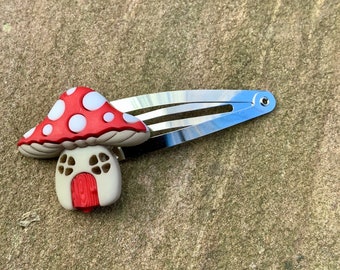 Mushroom house hairclip, red and white mushroom barrette