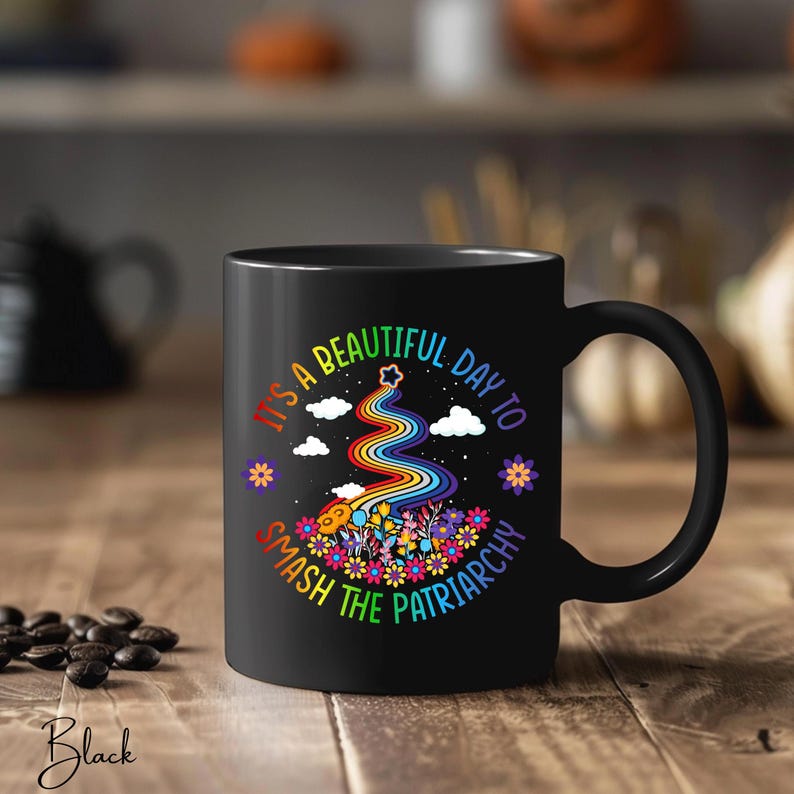 It's A Beautiful Day To Smash The Patriarchy-sweater | Feministische ronde hals | Bloemen regenboogafbeelding | Bekrachtigend citaat | Gildan 18000-cadeau Black Mug