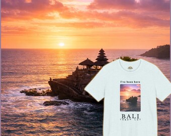 Camiseta con estampado de la puesta de sol en Tanah Lot, Bali / Camiseta minimalista de recuerdo de viaje