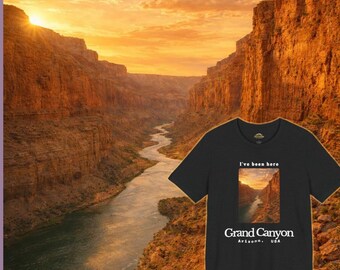 Camiseta con estampado minimalista del Gran Cañón de Arizona, ideal como recuerdo de viaje.