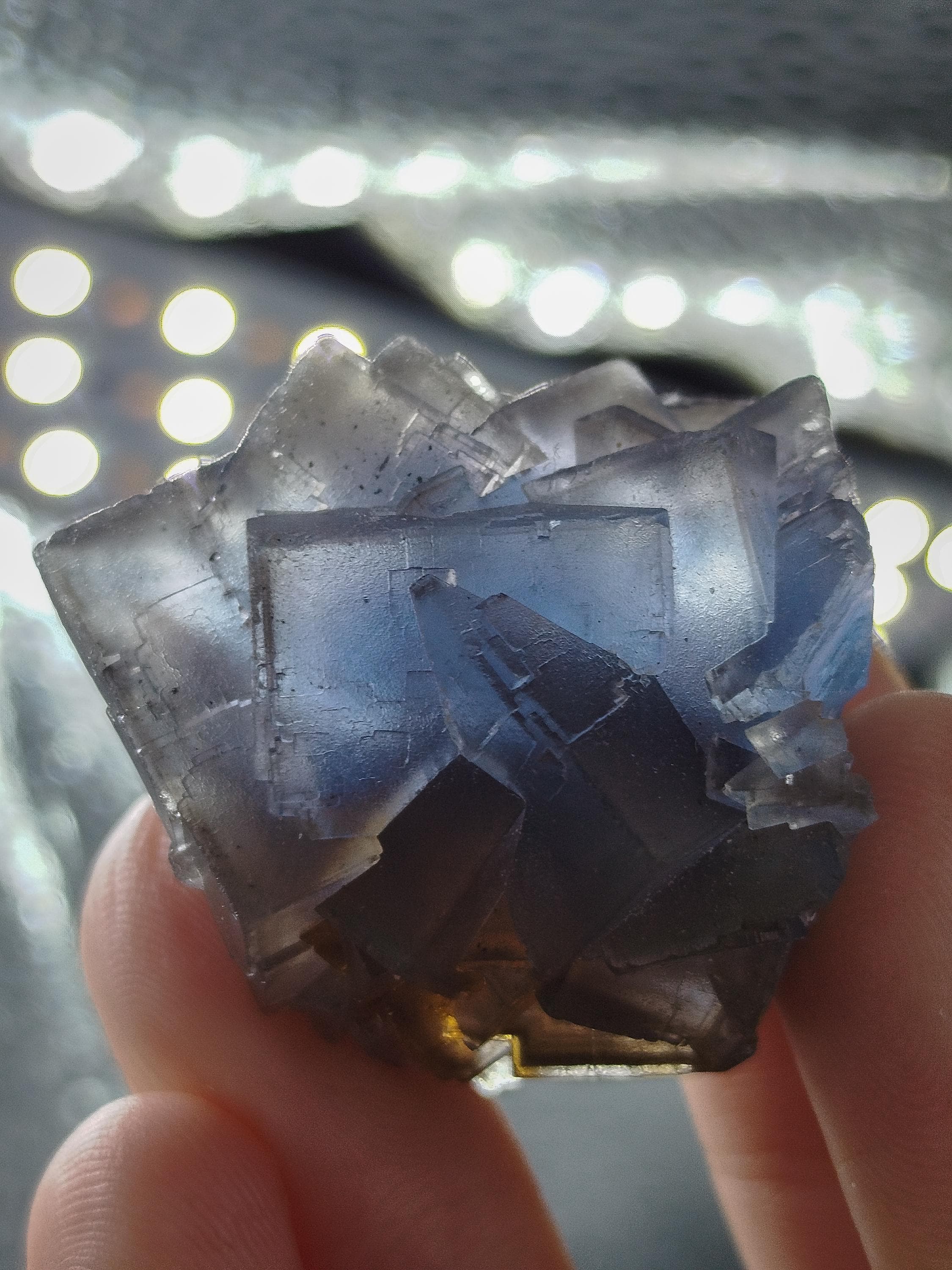 Collier En Fluorine Bleue Ultramarine - Pierre Naturelle De 95 Carats - Provenance Pakistan