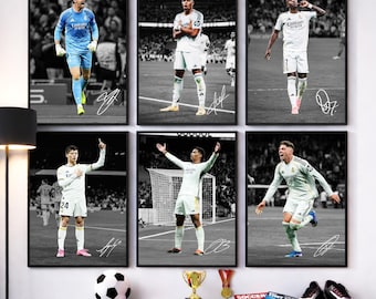 Conjunto de carteles firmados del Real Madrid, Kylian Mbappé, Vinicius Júnior, Jude Bellingham, Thibaut Courtois, Federico Valverde, Arda Güler, estrella del fútbol