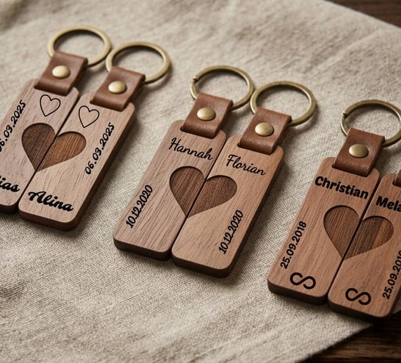 Personalisierter Herz-Puzzle-Schlüsselanhänger Set aus Holz, Gravur mit Namen & Datum – Geschenk für Paare zum Hochzeitstag, Erste Wohnung