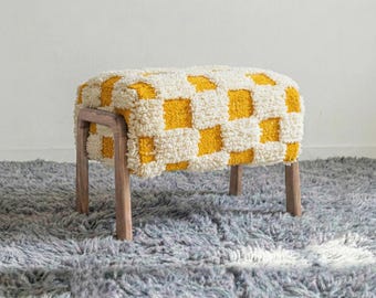 Handgemaakte Marokkaanse wollen bank, massief walnotenhouten poef, boho-entreekruk, berber gestoffeerde voetenbank, bouclé poef