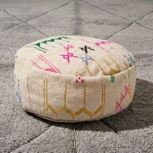 Moroccan Kilim Pouf Ottoman – Handmade Wool Floor Cushion, Boho Kilim Rug Pouf, Round Moroccan Footstool, Vintage Berber Home Decor