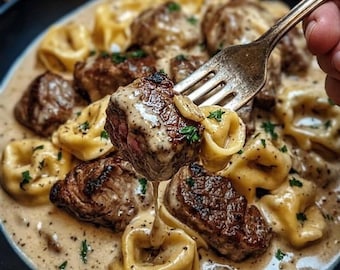Receta de tortellini de carne al ajillo en salsa de crema (PDF) / Cena fácil al estilo italiano / Receta de pasta cremosa / Descarga digital instantánea