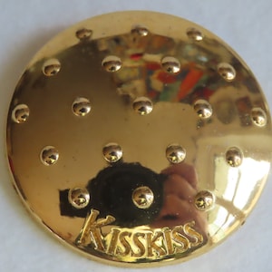 Kisskiss by Guerlain Paris brooch