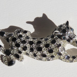 Panther amazing genuine vintage brooch