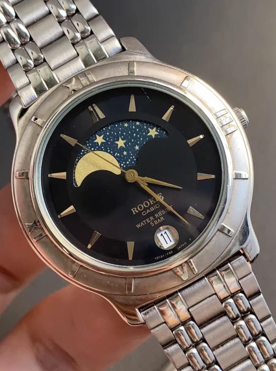 CASIO カシオ　watch 腕時計　ROOKIE ムーンフェスズ Vintage Casio Rookie Moonphase Watch, Black Dial, Japan Made - Etsy