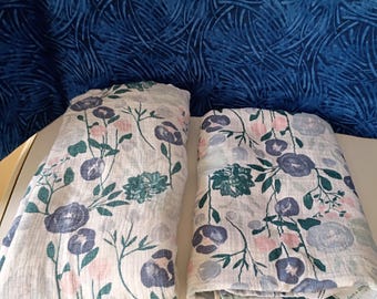 Cotton  crib toddler bed sheet set .Aden and Anais Co. Excellent used condition.