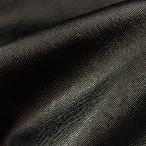 サフィアーノレザー 12"x12" マットブラック 織りエンボス加工牛革 2.5-3oz/ 1-1.2 mm PeggySueAlso E8201-09
