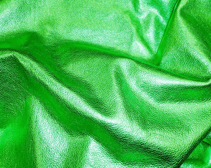 Pebbled Metallic 12"x20, 15"x15"...EMERALD GREEN shows the grain - cowhide Leather 3 oz / 1.2 mm PeggySueAlso E4100-13B