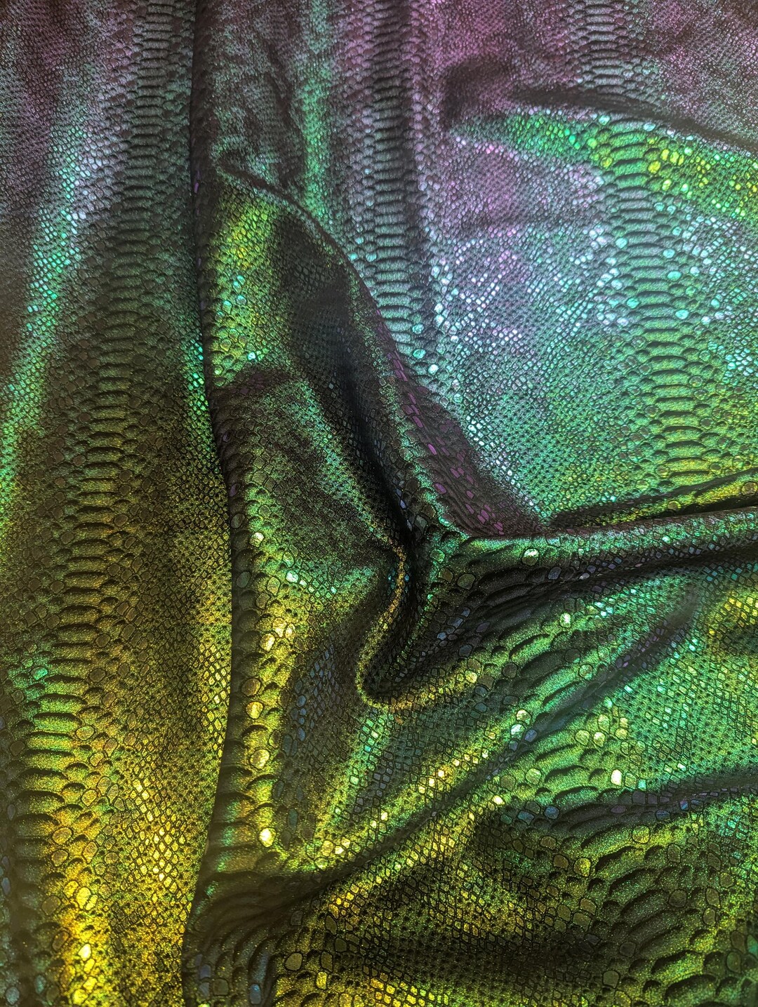 Mystic Python 3-4-5 or 6 Sq Ft Iridescent GOLD & Green Metallic W ...