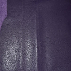 Divine 30,5 x 30,5 cm VIOLET FONCÉ Cuir de vachette souple pleine fleur 2-2,5 oz/0.8-1 mm PeggySueAlso E2885-20 Cuirs disponibles Devine