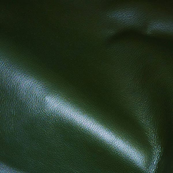 DUCHESS 12"x12" FOREST Green (a thinner KiNG) Cowhide 2.25-2.75 oz / 0.9-1.1 mm PeggySueAlso® E2080-07 Hides Available