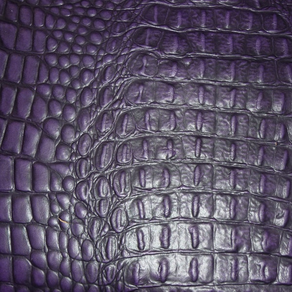 Alligator 3, 4 ou 5 pieds carrés VIOLET Cuir de vachette gaufré façon crocodile 3 3,5 oz/1,2-1,4 mm PeggySueAussi cuirs E2860-07 disponibles