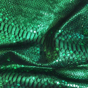 Piel de pitón mística de 10" x 24", 12" x 20", 12" x 24" o 14" x 17" Verde esmeralda metalizado sobre piel de vaca gamuza negra de 3 oz/1,2 mm PeggySueAlso® E2868-46