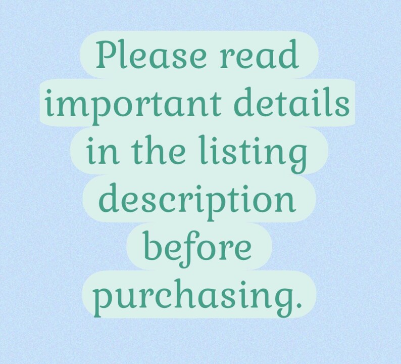 Op de afbeelding: Een set van drie keramische nestkommen in blauwe, groene en witte tinten. De kommen hebben een gespikkelde glazuur en een eenvoudig, modern ontwerp. De grootste kom heeft een diameter van ongeveer 18 cm.