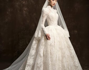 Robe de bal royale en dentelle à col haut, palais de justice, robe de mariée fantastique, robe de mariée cathédrale à manches longues, sur mesure