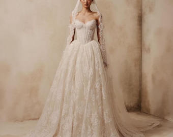 Luxury Lace Ball Gown Fairytale Fantasy Wedding Dress Strapless Corset Bridal Gown Princess Wedding Dress Custom Made