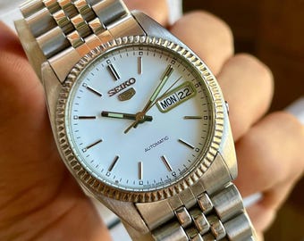 vintage Seiko 5 AUTOMATIC day and date