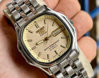 vintage Seiko superior automatic mens watch day and date 50m water resistant